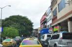Trânsito congestionado em Colón, no Panamá